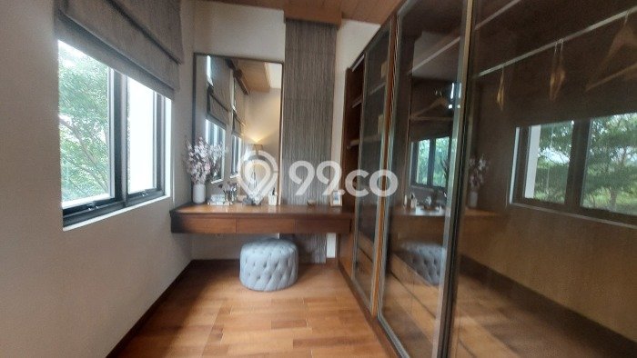 Rumah Terawat area , Bekasi, LT 160m2m², Luas Bangunan 259m2m² Rumah Terawat area , Bekasi, LT 160m2m², Luas Bangunan 259m2m²