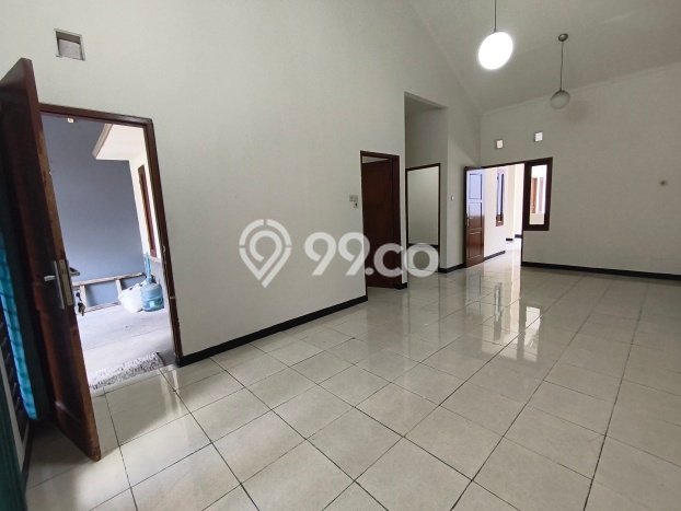 Rumah Modern 3 KT di Taman Kopo Indah Bandung Unfurnished Rumah Modern 3 KT di Taman Kopo Indah Bandung Unfurnished