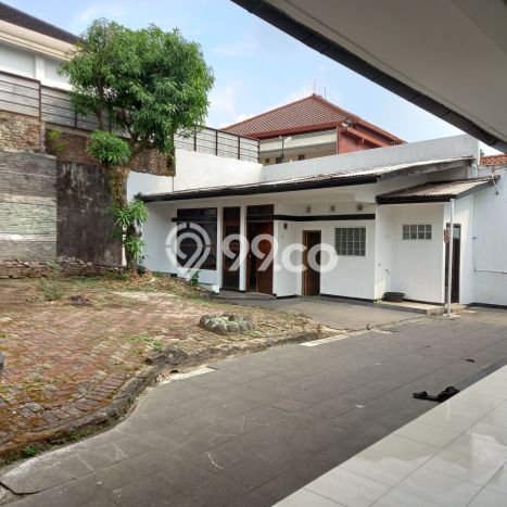 Rumah Nyaman LB 250m2m² Lokasi Sejuk di , Bandung Rumah Nyaman LB 250m2m² Lokasi Sejuk di , Bandung