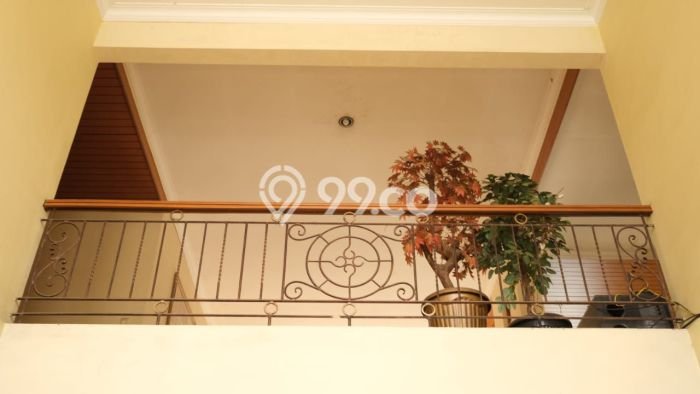 Rumah Elit Modern Tanpa Renovasi di Moch Toha Bandung Rumah Elit Modern Tanpa Renovasi di Moch Toha Bandung