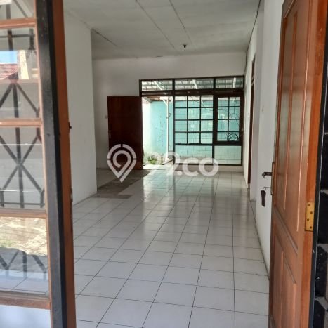 Rumah di Taman Kopo Indah, 2 KT, View Kota, LT 162m² LB 100m² Rumah di Taman Kopo Indah, 2 KT, View Kota, LT 162m² LB 100m²