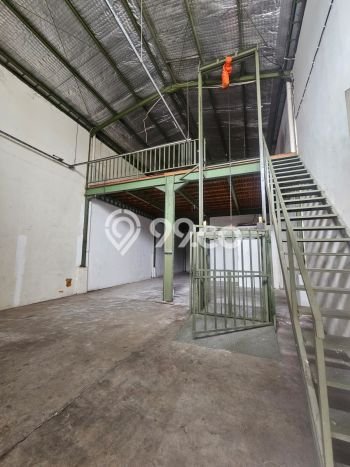 Gudang Kawasan Niaga Kawasan Kopo, Luas 250m², Siap Operasional Gudang Kawasan Niaga Kawasan Kopo, Luas 250m², Siap Operasional