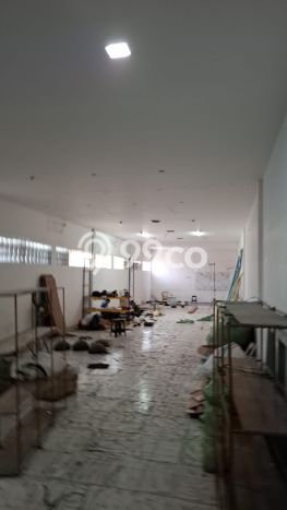 Gudang Area Komersial Kawasan Soekarno Hatta, Luas 600m², Siap Operasional Gudang Area Komersial Kawasan Soekarno Hatta, Luas 600m², Siap Operasional