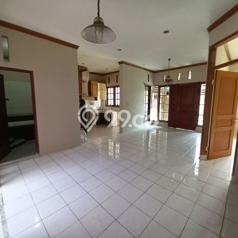 LISTING BARU! Rumah di Cibaduyut, Siap Huni, 1 KM, Akses Cibaduyut, Bandung, Bandung, LT 120m² Bangunan 60m² LISTING BARU! Rumah di Cibaduyut, Siap Huni, 1 KM, Akses Cibaduyut, Bandung, Bandung, LT 120m² Bangunan 60m²