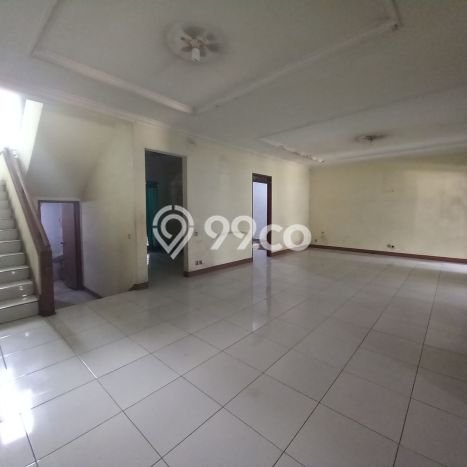 Rumah Strategis di Mekar Wangi, 3 KM, Area Tenang, LT 405m2m² Bangunan 400m2m² Rumah Strategis di Mekar Wangi, 3 KM, Area Tenang, LT 405m2m² Bangunan 400m2m²