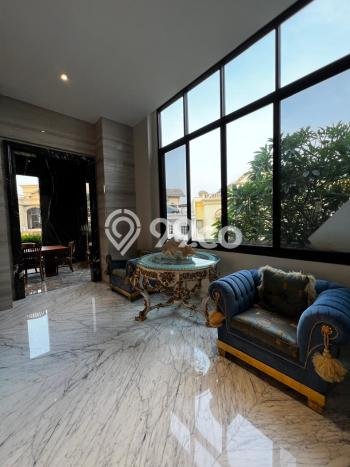 Rumah Elit Modern Tanpa Renovasi di Pantai Mutiara Jakarta Utara Rumah Elit Modern Tanpa Renovasi di Pantai Mutiara Jakarta Utara