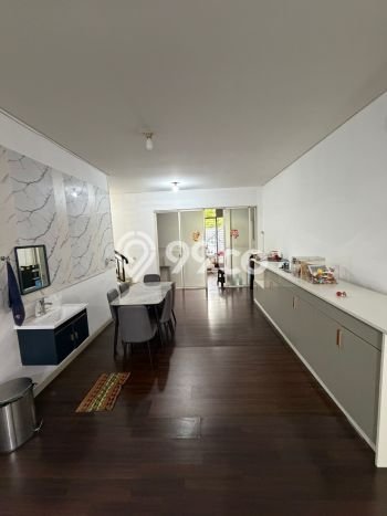 Rumah sewa siap huni 5 Kamar Tidur di Green Mansion, Jakarta Barat Rumah sewa siap huni 5 Kamar Tidur di Green Mansion, Jakarta Barat