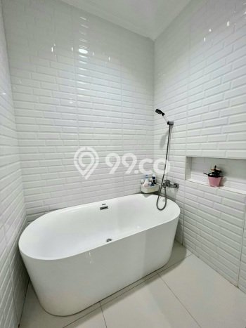 Jual Rumah Mewah Megah Dengan View Eksklusif di Gading Serpong, Tangerang Jual Rumah Mewah Megah Dengan View Eksklusif di Gading Serpong, Tangerang