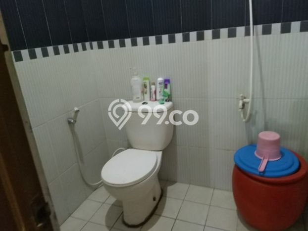 Disewakan! Rumah 5 Kamar Tidur &
3 Kamar Mandi di BKR, Bandung Disewakan! Rumah 5 Kamar Tidur &
3 Kamar Mandi di BKR, Bandung