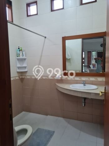 BEST PRICE! Rumah Berkualitas di Moch Toha, LT 306m² LB 450m² BEST PRICE! Rumah Berkualitas di Moch Toha, LT 306m² LB 450m²