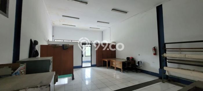 LOKASI SUPER STRATEGIS! Gudang Kawasan Bandung Kota, Luas 2206m², Prospek Pembeli LOKASI SUPER STRATEGIS! Gudang Kawasan Bandung Kota, Luas 2206m², Prospek Pembeli