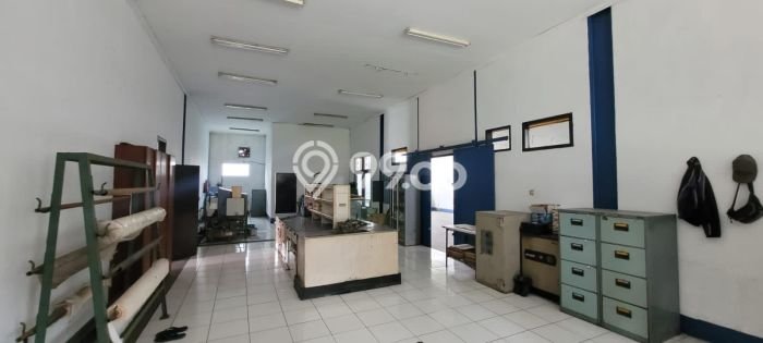 LOKASI SUPER STRATEGIS! Gudang Kawasan Bandung Kota, Luas 2206m², Prospek Pembeli LOKASI SUPER STRATEGIS! Gudang Kawasan Bandung Kota, Luas 2206m², Prospek Pembeli