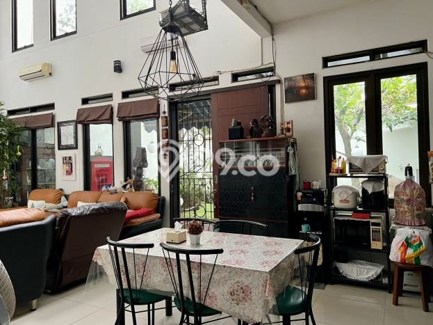Ready to Use! Premium House LT 300m2 Desain Modern di Buah Batu Ready to Use! Premium House LT 300m2 Desain Modern di Buah Batu