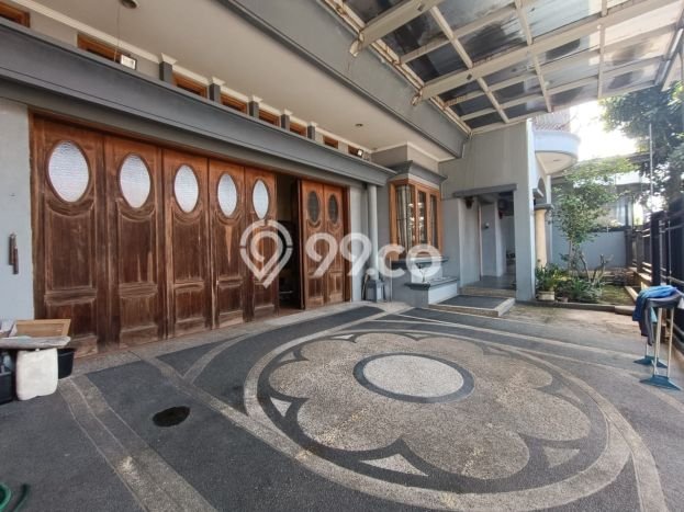 Ready to Use! Luxury House LT 306m2 Desain Modern di Taman Kopo Indah Ready to Use! Luxury House LT 306m2 Desain Modern di Taman Kopo Indah