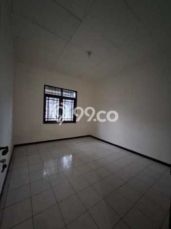 Rumah Asri area Kopo Permai, 5 KT, Luas 400m2m² Bangunan 380m2m² Rumah Asri area Kopo Permai, 5 KT, Luas 400m2m² Bangunan 380m2m²