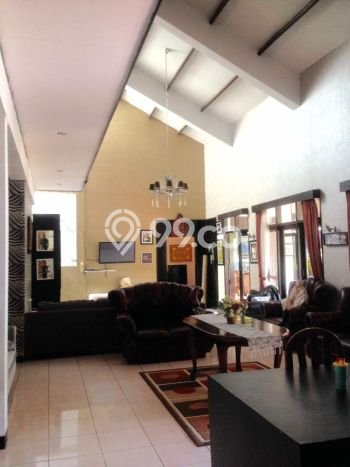 Hunian Mewah LB 590m2 Siap Pakai Desain Elegan di Cihanjuang, Bandung Hunian Mewah LB 590m2 Siap Pakai Desain Elegan di Cihanjuang, Bandung