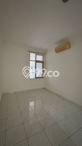 Lokasi terbaik! Rumah siap huni dikontrakkan di Kelapa Gading LB 200m2 Lokasi terbaik! Rumah siap huni dikontrakkan di Kelapa Gading LB 200m2