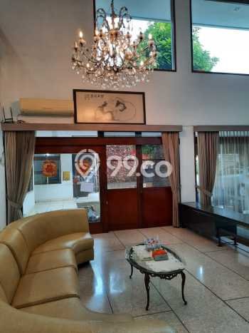 Ready to Use! Luxury House LT 1039m2 Desain Elegan di Tomang Ready to Use! Luxury House LT 1039m2 Desain Elegan di Tomang
