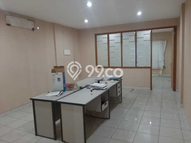 Ruko Bagus Dijual LB 180m2 Lokasi Strategis Jakarta Selatan Area Cocok untuk Bisnis Ruko Bagus Dijual LB 180m2 Lokasi Strategis Jakarta Selatan Area Cocok untuk Bisnis
