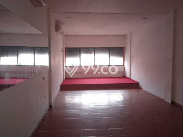 SEWA TERBAIK! Ruko di Tanjung Duren, Luas 200m², Kawasan Berkembang, Ready Pakai SEWA TERBAIK! Ruko di Tanjung Duren, Luas 200m², Kawasan Berkembang, Ready Pakai