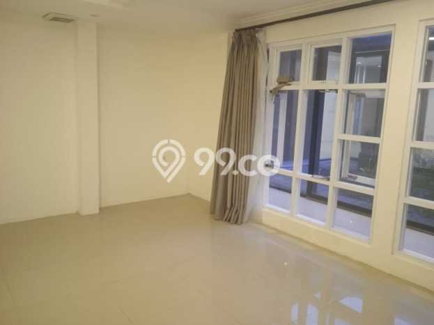 Rumah Tenang di Menteng, 4 KM, LT 588m² Bangunan 457m² Rumah Tenang di Menteng, 4 KM, LT 588m² Bangunan 457m²