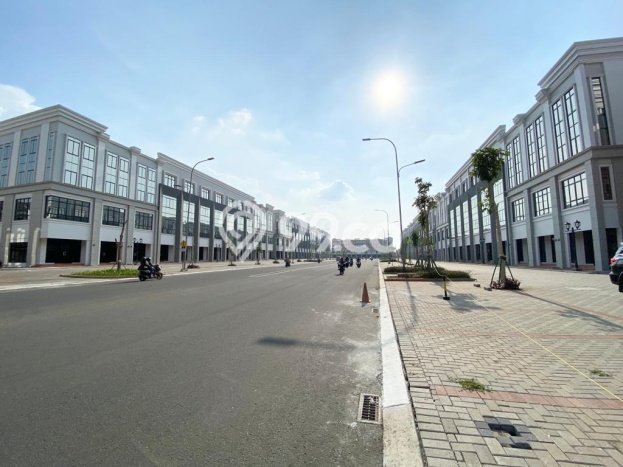 Lokasi Strategis! Dijual Ruko Bisnis di Cakung, Jakarta Timur Kondisi Bagus Lokasi Strategis! Dijual Ruko Bisnis di Cakung, Jakarta Timur Kondisi Bagus