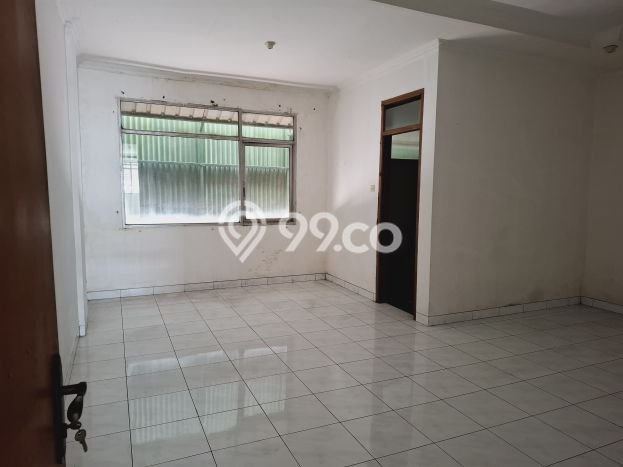 PRIME LOCATION! Ruko Kawasan Holis Cigondewah, Luas 250m², Area Ramai, Ready Untuk Digunakan PRIME LOCATION! Ruko Kawasan Holis Cigondewah, Luas 250m², Area Ramai, Ready Untuk Digunakan