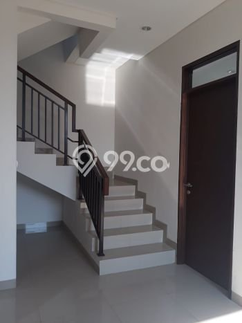 NEW LISTING! Rumah Strategis di Sarijadi, Luas 140m² Bangunan 170m² NEW LISTING! Rumah Strategis di Sarijadi, Luas 140m² Bangunan 170m²