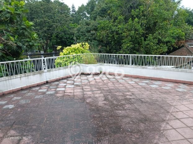 Rumah Elit Modern Tanpa Renovasi di Wastukencana Bandung Rumah Elit Modern Tanpa Renovasi di Wastukencana Bandung