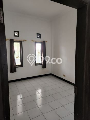 Rumah 2 KT 1 KM di Kawasan Cihanjuang, Bandung Rumah 2 KT 1 KM di Kawasan Cihanjuang, Bandung