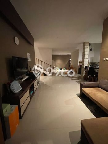 Rumah di Sariwangi, Bandung, Luas 153m² Bangunan 200m² Rumah di Sariwangi, Bandung, Luas 153m² Bangunan 200m²