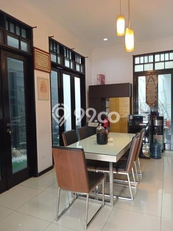 Rumah Mewah LB 350m2 Siap Pakai Desain Elegan di Setra Sari, Bandung Rumah Mewah LB 350m2 Siap Pakai Desain Elegan di Setra Sari, Bandung