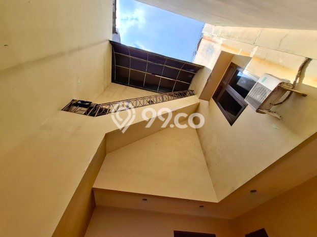 Ready to Use! Premium House LT 230m2 Desain Elegan di Taman Palem Ready to Use! Premium House LT 230m2 Desain Elegan di Taman Palem