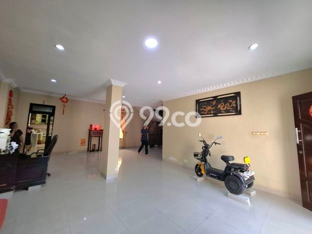 Ready to Use! Premium House LT 230m2 Desain Elegan di Taman Palem Ready to Use! Premium House LT 230m2 Desain Elegan di Taman Palem