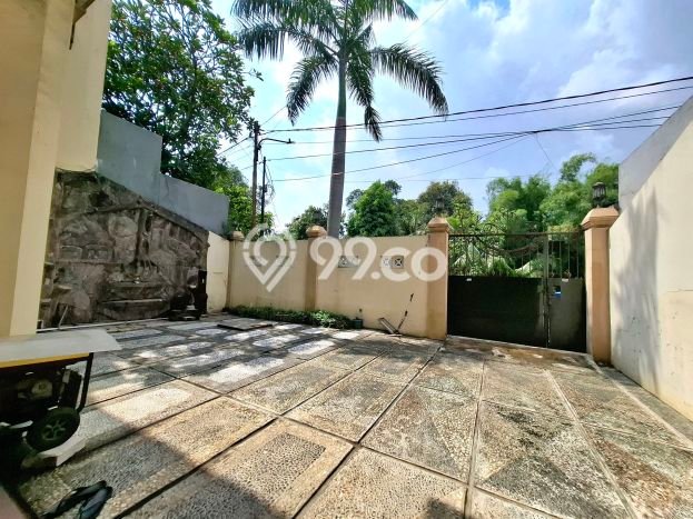 Ready to Use! Premium House LT 230m2 Desain Elegan di Taman Palem Ready to Use! Premium House LT 230m2 Desain Elegan di Taman Palem