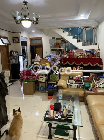 Rumah Strategis dengan Luas Tanah 160m² dan Luas Bangunan 320m² di Kawasan Puri Indah, Jakarta Barat Rumah Strategis dengan Luas Tanah 160m² dan Luas Bangunan 320m² di Kawasan Puri Indah, Jakarta Barat