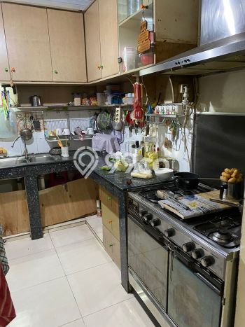 Rumah Strategis dengan Luas Tanah 160m² dan Luas Bangunan 320m² di Kawasan Puri Indah, Jakarta Barat Rumah Strategis dengan Luas Tanah 160m² dan Luas Bangunan 320m² di Kawasan Puri Indah, Jakarta Barat