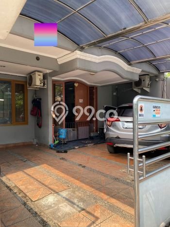 Rumah Strategis dengan Luas Tanah 160m² dan Luas Bangunan 320m² di Kawasan Puri Indah, Jakarta Barat Rumah Strategis dengan Luas Tanah 160m² dan Luas Bangunan 320m² di Kawasan Puri Indah, Jakarta Barat