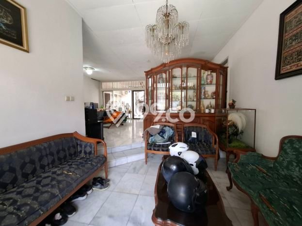 Rumah Mewah LB 196m2 Siap Pakai Desain Elegan di Kemanggisan, Jakarta Barat Rumah Mewah LB 196m2 Siap Pakai Desain Elegan di Kemanggisan, Jakarta Barat