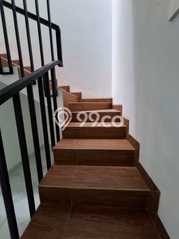 Ready to Use! Luxury House LT 125m2 Desain Modern di Kav DKI Ready to Use! Luxury House LT 125m2 Desain Modern di Kav DKI