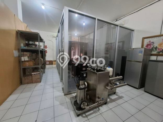 KAWASAN KOMERSIAL! Ruko Disewakan Kawasan Kembangan, Luas 450m², Lokasi Premium KAWASAN KOMERSIAL! Ruko Disewakan Kawasan Kembangan, Luas 450m², Lokasi Premium