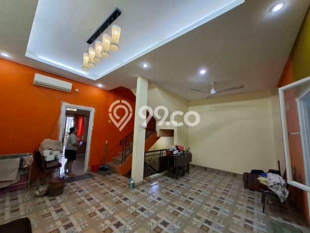 Rumah Luxury Modern Tanpa Renovasi di Taman Palem Jakarta Barat Rumah Luxury Modern Tanpa Renovasi di Taman Palem Jakarta Barat