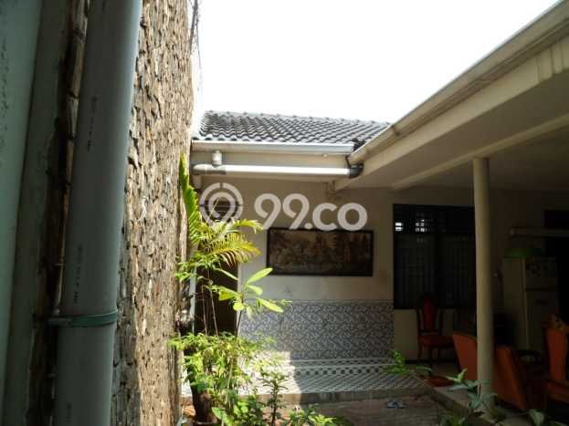Rumah Elit Modern Siap Huni di Meruya Jakarta Barat Rumah Elit Modern Siap Huni di Meruya Jakarta Barat