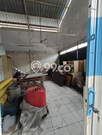 Area Ramai! Gudang Dijual di Cipondoh untuk Bisnis Luas Bangunan 314m2 Area Ramai! Gudang Dijual di Cipondoh untuk Bisnis Luas Bangunan 314m2