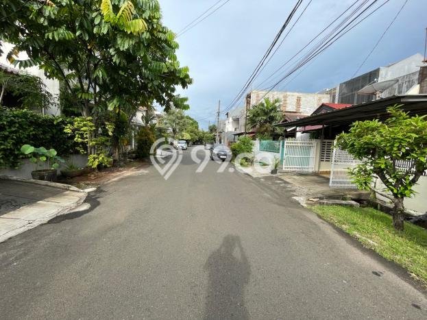 Rumah Elit Modern Siap Huni di Puri Indah Jakarta Barat Rumah Elit Modern Siap Huni di Puri Indah Jakarta Barat