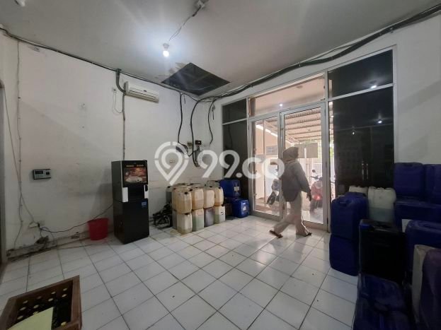 KAWASAN KOMERSIAL! Ruko Disewakan Kawasan Kembangan, Luas 450m², Lokasi Premium KAWASAN KOMERSIAL! Ruko Disewakan Kawasan Kembangan, Luas 450m², Lokasi Premium