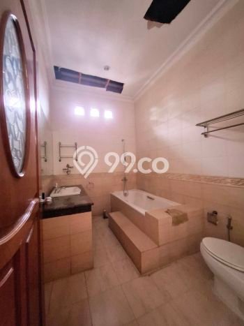 Rumah Elit LB 400m2 Siap Huni Desain Elegan di Duri Kosambi, Jakarta Barat Rumah Elit LB 400m2 Siap Huni Desain Elegan di Duri Kosambi, Jakarta Barat