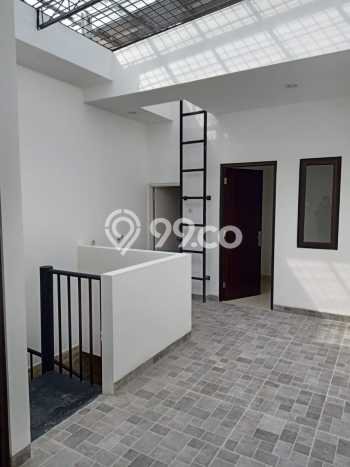 Rumah Luxury Modern Siap Huni di Citra Garden Jakarta Barat Rumah Luxury Modern Siap Huni di Citra Garden Jakarta Barat