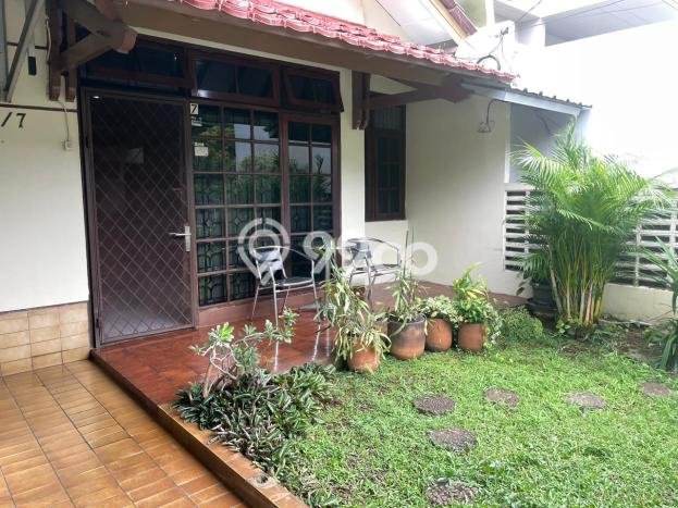 Rumah Elit Modern Siap Huni di Puri Indah Jakarta Barat Rumah Elit Modern Siap Huni di Puri Indah Jakarta Barat