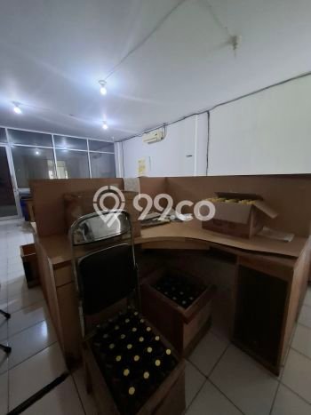 KAWASAN KOMERSIAL! Ruko Disewakan Kawasan Kembangan, Luas 450m², Lokasi Premium KAWASAN KOMERSIAL! Ruko Disewakan Kawasan Kembangan, Luas 450m², Lokasi Premium
